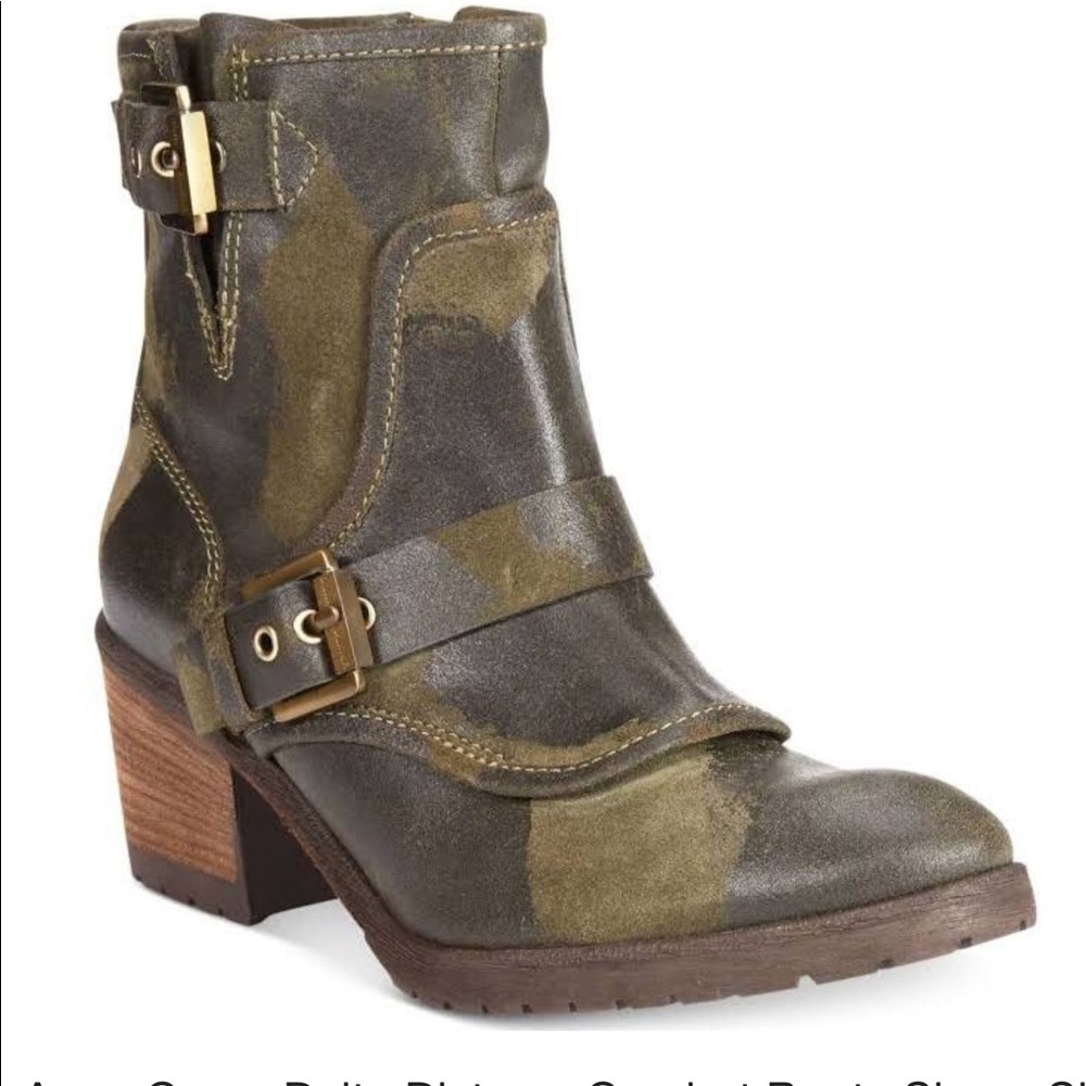 Donald J Pliner Delta Boots sz 9M Like NEW